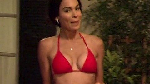 Pic: Nadine Velazquez in The League (2009)