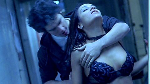 Pic: Desiree Malonga in Hellraiser: Hellworld (2005)