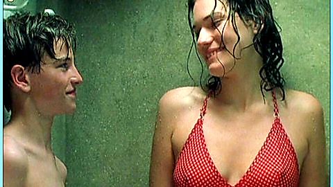 Pic: Sonia Saurin in L' enfant du pays (2003)