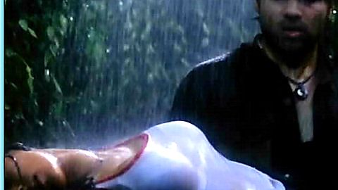 Pic: Mallika Sherawat in Murder (2004)