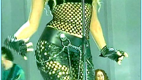 Pic: Shakira  in Sexiest Rock Stars