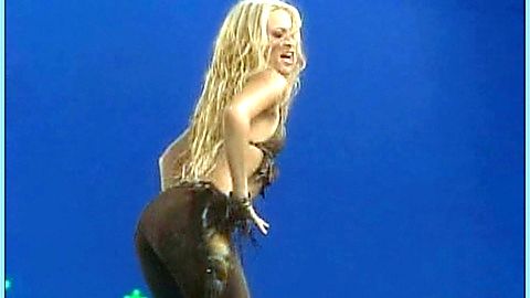Pic: Shakira  in Sexiest Rock Stars