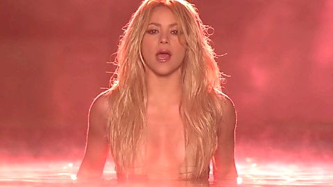 Pic: Shakira  in Can't Remember to Forget You (2013)