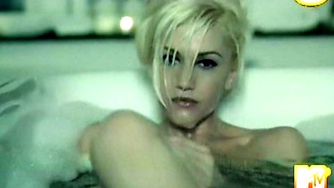 Pic: Gwen Stefani in 4 in the Morning (2007)