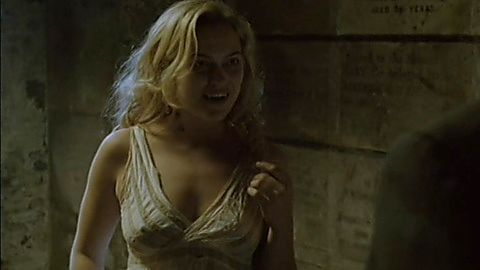 Pic: Sophia Myles in Dracula (2006)