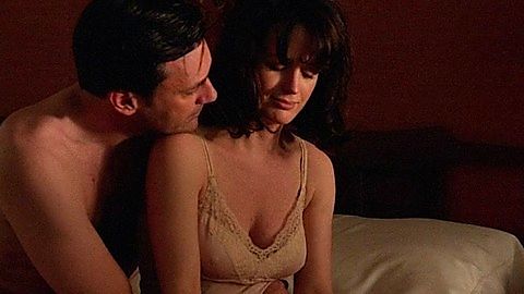 Pic: Elizabeth Reaser in Mad Men (2007)