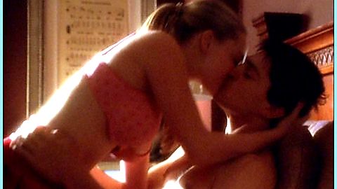 Pic: Amanda Seyfried in House (2004)