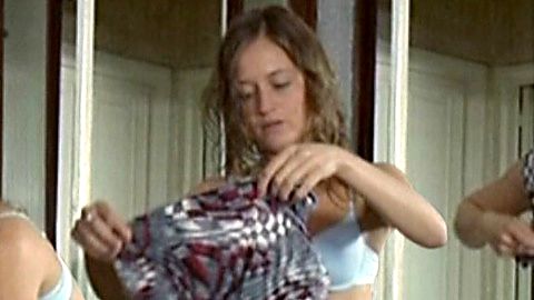 Pic: Marta Larralde in León y Olvido (2004)