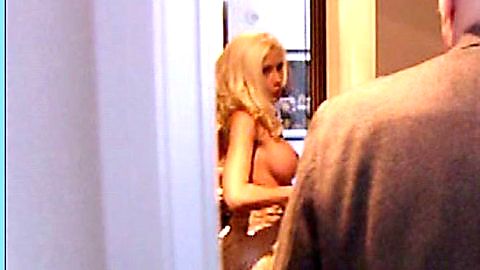 Pic: Holly Madison in The Girls Next Door (2005)