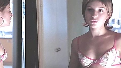 Pic: María Valverde in Fuera del cuerpo (2004)