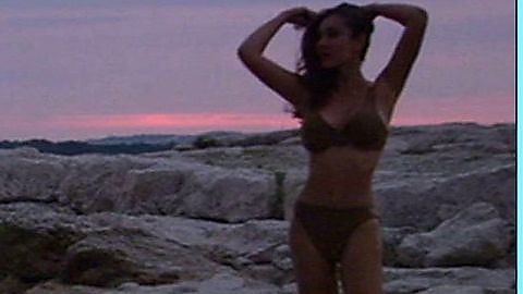 Pic: Lisa Ray in Ball & Chain (2004)