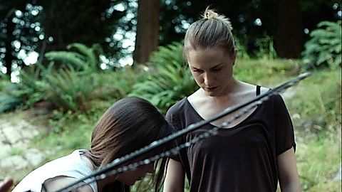 Pic: Evan Rachel Wood in Into the Forest (2016)