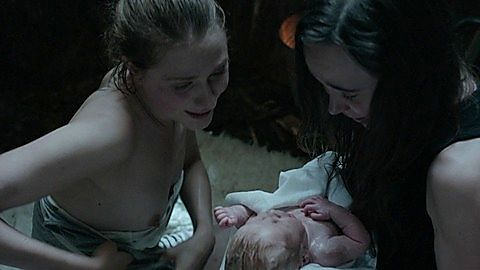 Pic: Evan Rachel Wood in Into the Forest (2016)