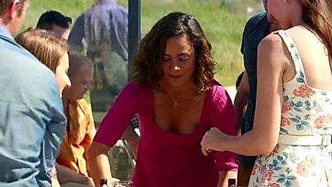 Pic: Alice Braga in Kill Me Three Times (2014)