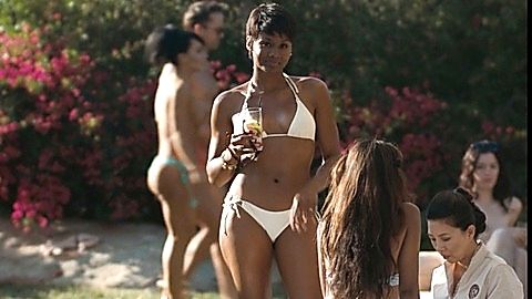 Pic: Emayatzy E. Corinealdi in Hand of God