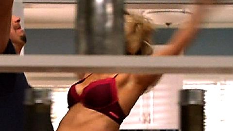 Pic: Arden Myrin in Suburgatory (2011)