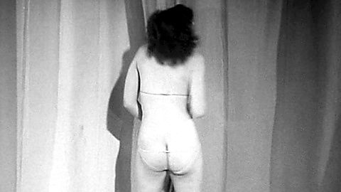 Pic: Illona  in Ding Dong Night at the Moulin Rouge (1951)