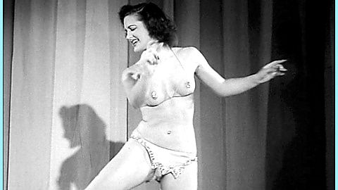 Pic: Illona  in Ding Dong Night at the Moulin Rouge (1951)