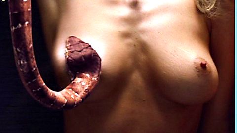 Pic: Samantha McLeod in Snakes on a Plane (2006)