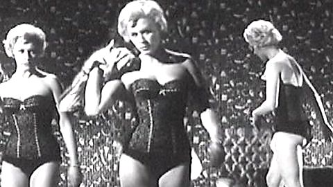 Pic: Ingrid van Bergen in Rosen für den Staatsanwalt (1959)