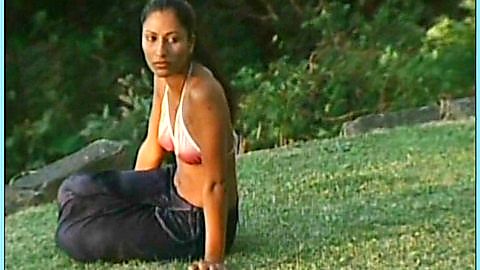 Pic: Tharini Mudaliar in Get Rich Quick (2004)