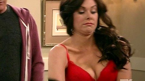 Pic: Laura Bell Bundy in Anger Management (2012)
