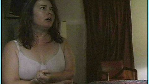 Pic: Cyndi Williams in Room (2005)