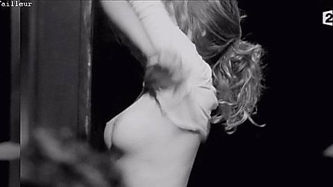 Pic: Léa Seydoux in Petit tailleur (2010)