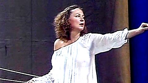 Pic: Elisabeth Schwarz in Ein Mittsommernachtstraum (Stageplay) (1980)