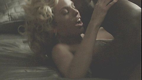 Pic: AnnaLynne McCord in Gun (2010)