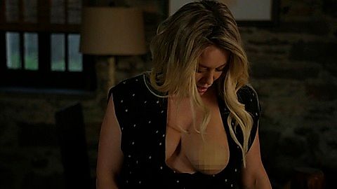 Pic: Hilary Duff in Younger (2015)