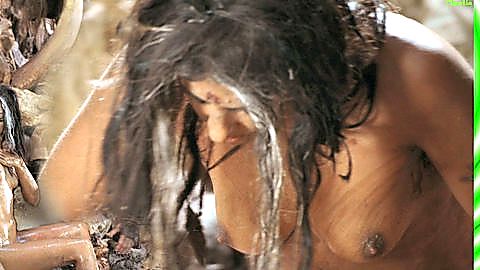 Pic: Aruna Shields in Ao, le dernier Néandertal (2010)