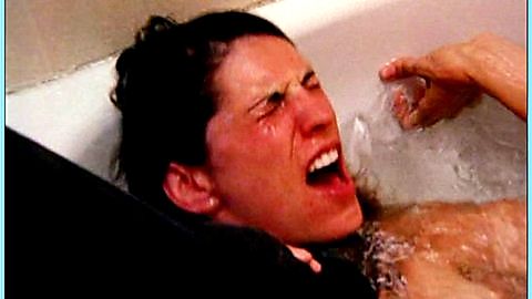 Pic: Amanda Baumann in Dawn of the Living Dead (2004)