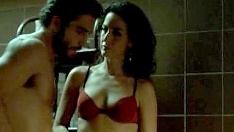Pic: Belén López in La distancia (2006)