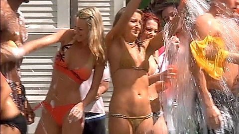 Pic: Nathalie Walker in College (2008)