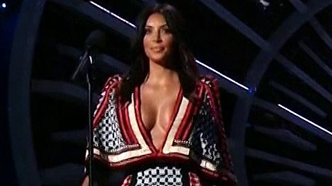 Pic: Kim Kardashian in MTV Video Music Awards (1984)
