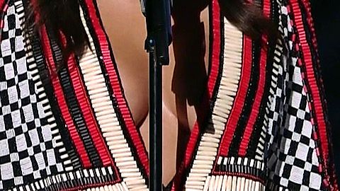 Pic: Kim Kardashian in MTV Video Music Awards (1984)