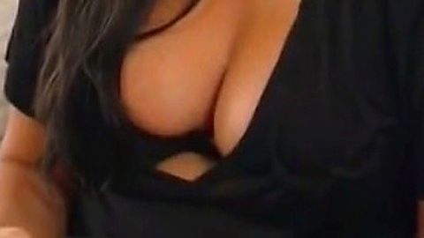 Pic: Kim Kardashian in Keeping Up with the Kardashians (2007)