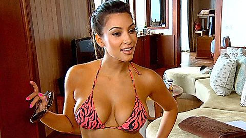 Pic: Kim Kardashian in Keeping Up with the Kardashians (2007)