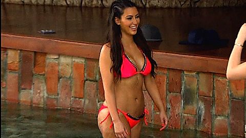 Pic: Kim Kardashian in Keeping Up with the Kardashians (2007)