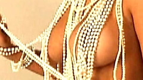 Pic: Kim Kardashian in Keeping Up with the Kardashians (2007)