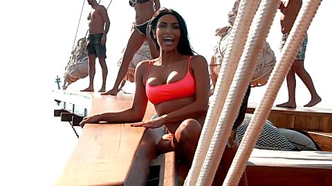 Pic: Kim Kardashian in Keeping Up with the Kardashians (2007)