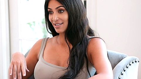 Pic: Kim Kardashian in Keeping Up with the Kardashians (2007)
