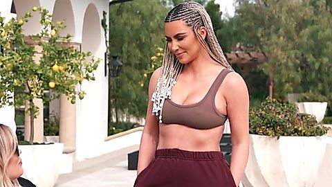 Pic: Kim Kardashian in Keeping Up with the Kardashians (2007)