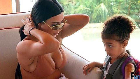 Pic: Kim Kardashian in Keeping Up with the Kardashians (2007)