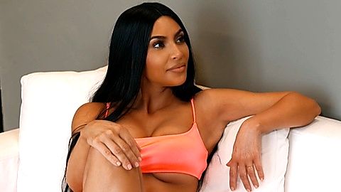 Pic: Kim Kardashian in Keeping Up with the Kardashians (2007)
