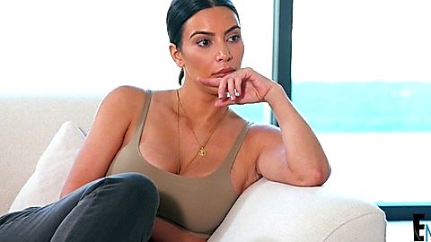 Pic: Kim Kardashian in Keeping Up with the Kardashians (2007)