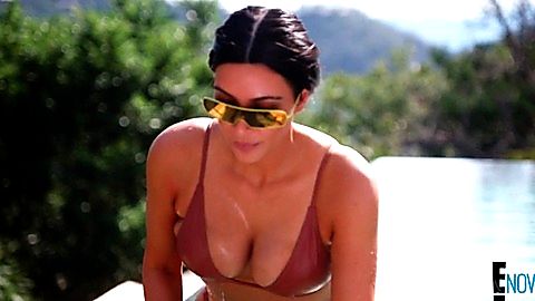 Pic: Kim Kardashian in Keeping Up with the Kardashians (2007)