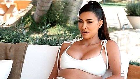 Pic: Kim Kardashian in Keeping Up with the Kardashians (2007)