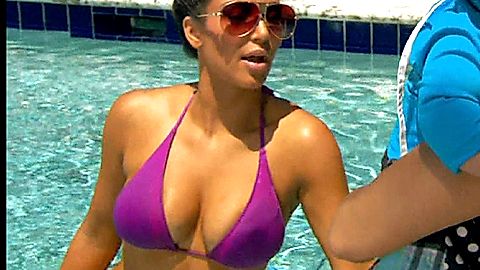 Pic: Kim Kardashian in Kourtney & Khloé Take Miami (2009)